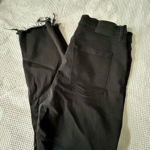 Denim Forum (aritzia) high waist Black skinny Distressed Jeans size 32